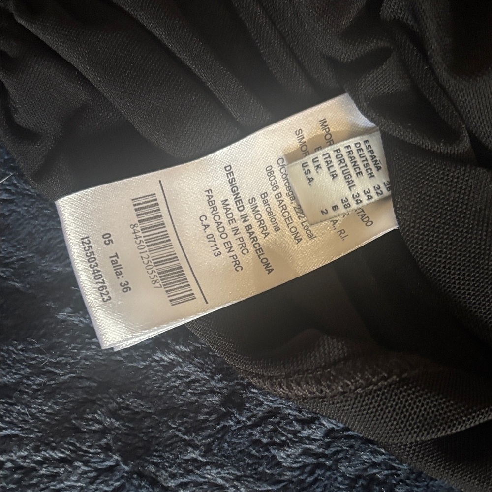 Simorra Black Ruched Top - Picture 3 of 8